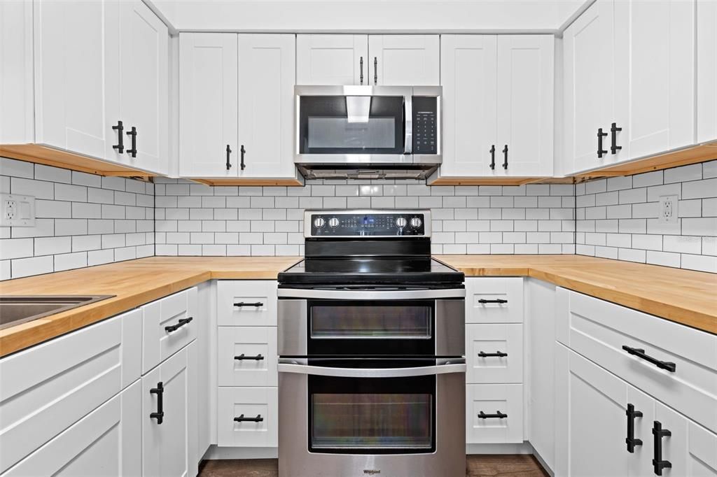 На продажу: $449,999 (4 спален, 2 ванн, 1732 Квадратных фут)