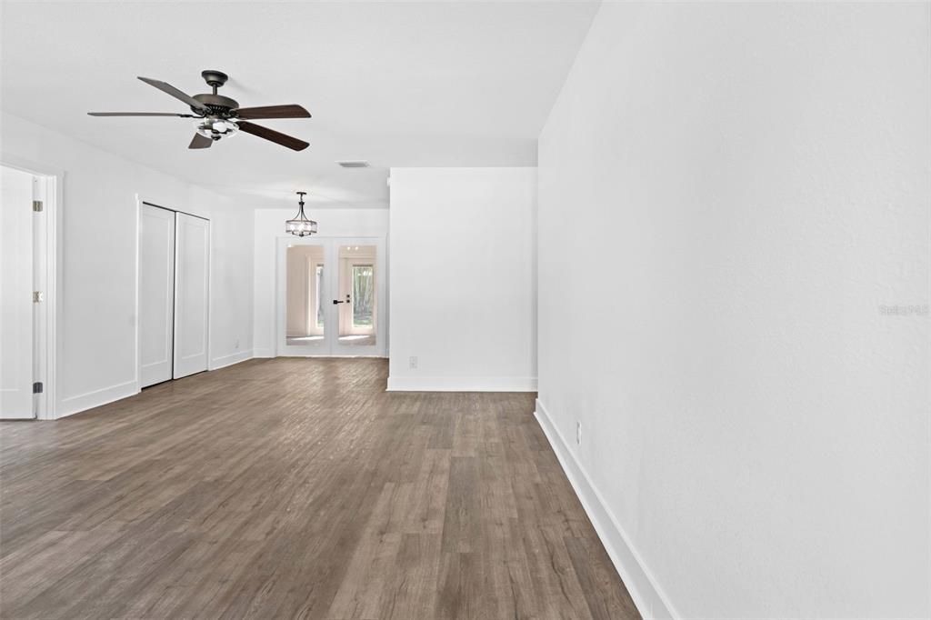 На продажу: $449,999 (4 спален, 2 ванн, 1732 Квадратных фут)