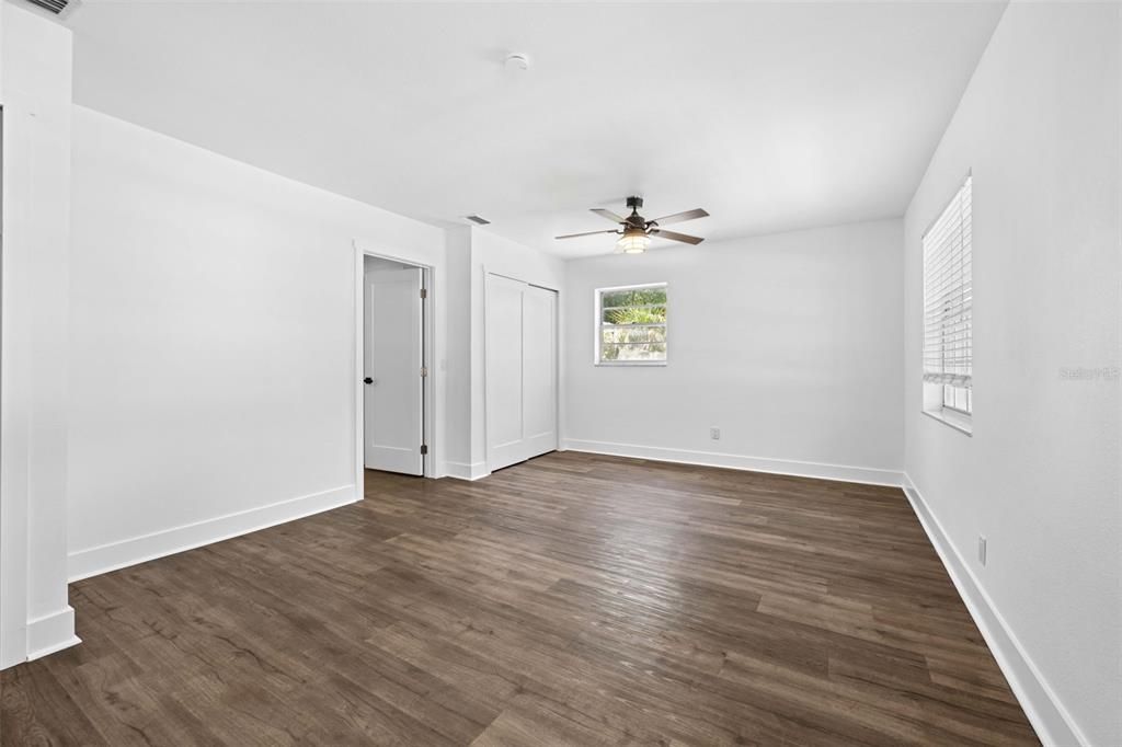 На продажу: $449,999 (4 спален, 2 ванн, 1732 Квадратных фут)
