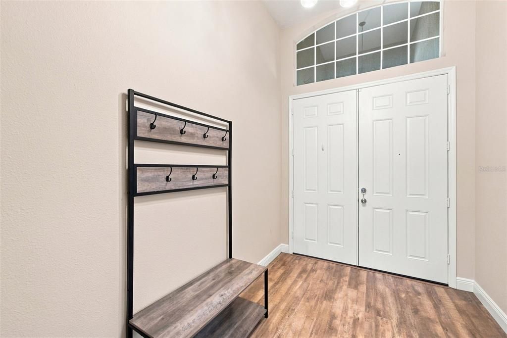 For Sale: $550,000 (3 beds, 3 baths, 2361 Square Feet)