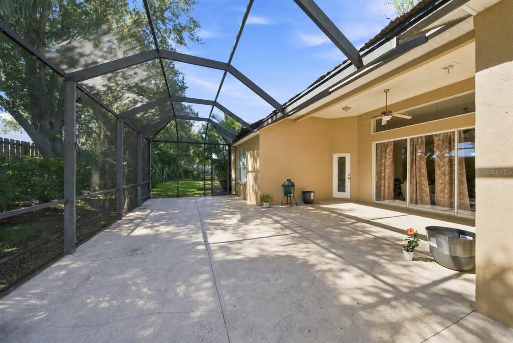 For Sale: $550,000 (3 beds, 3 baths, 2361 Square Feet)