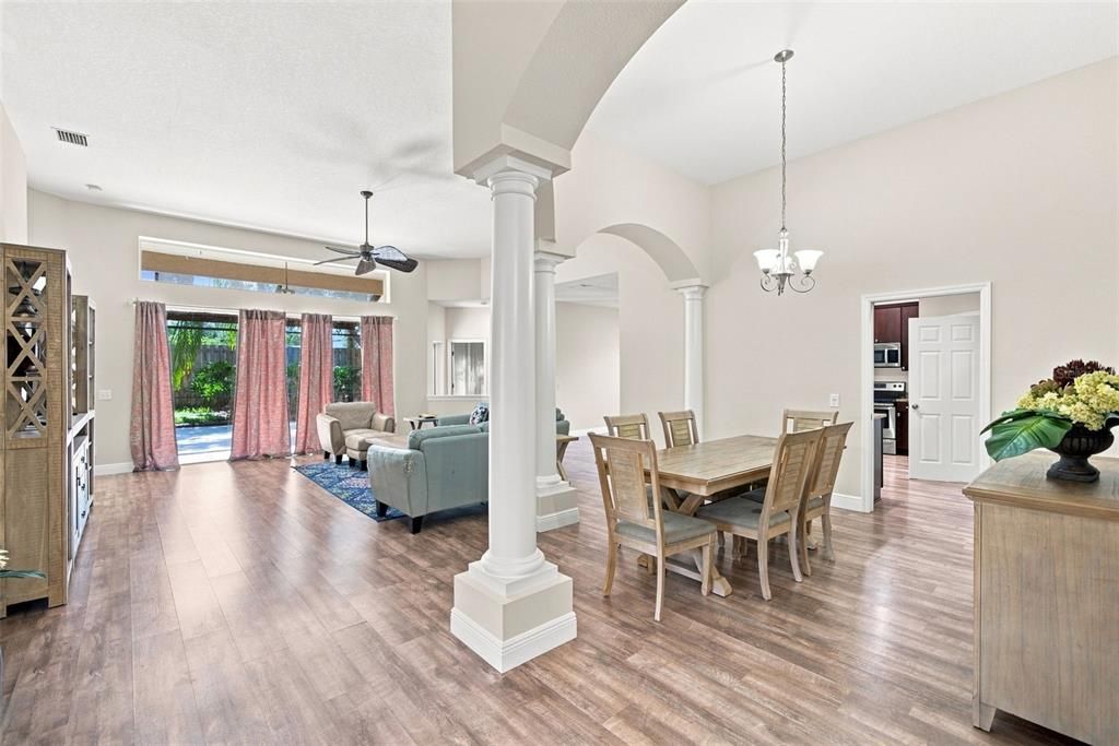 For Sale: $550,000 (3 beds, 3 baths, 2361 Square Feet)