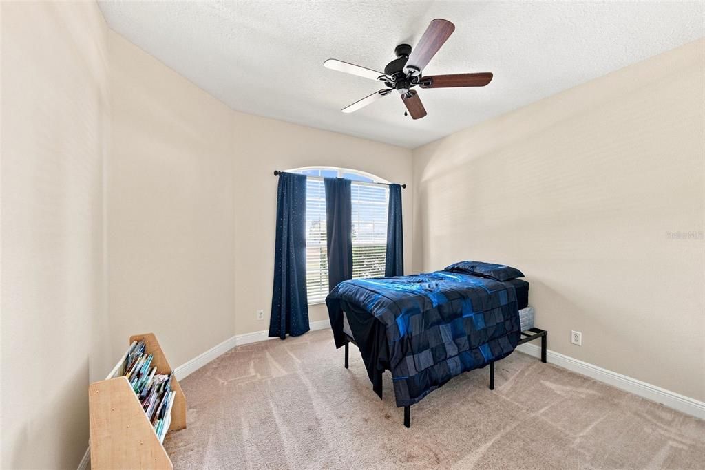 For Sale: $550,000 (3 beds, 3 baths, 2361 Square Feet)