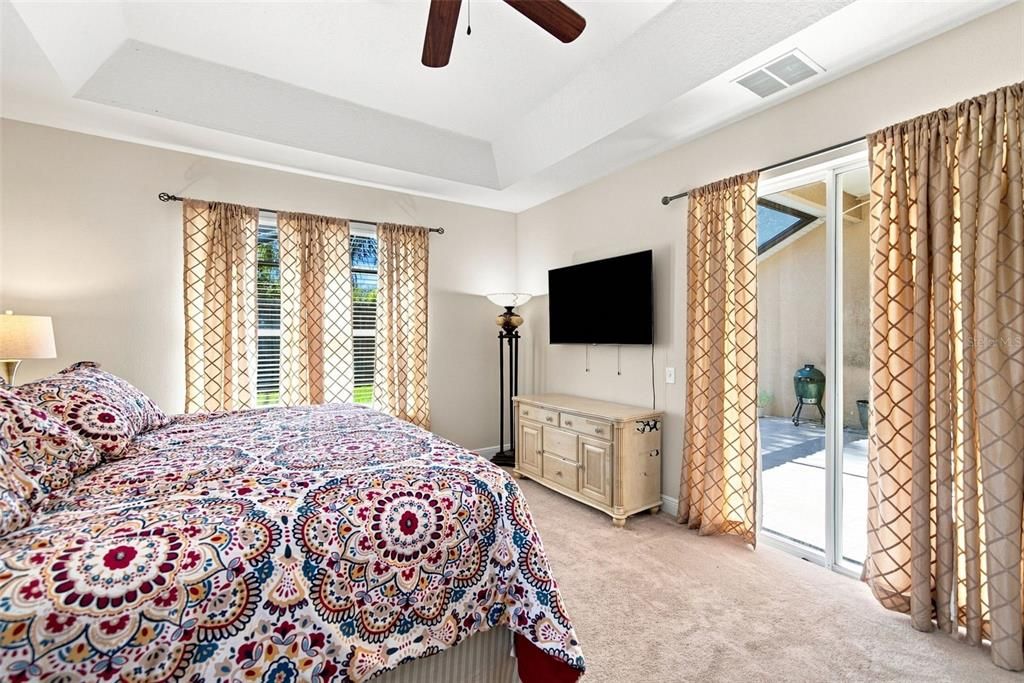 For Sale: $550,000 (3 beds, 3 baths, 2361 Square Feet)