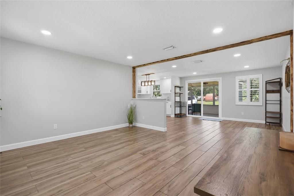For Sale: $459,900 (2 beds, 2 baths, 1196 Square Feet)