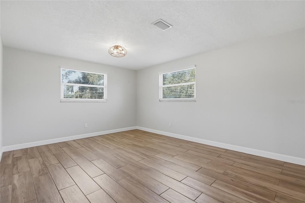 For Sale: $459,900 (2 beds, 2 baths, 1196 Square Feet)