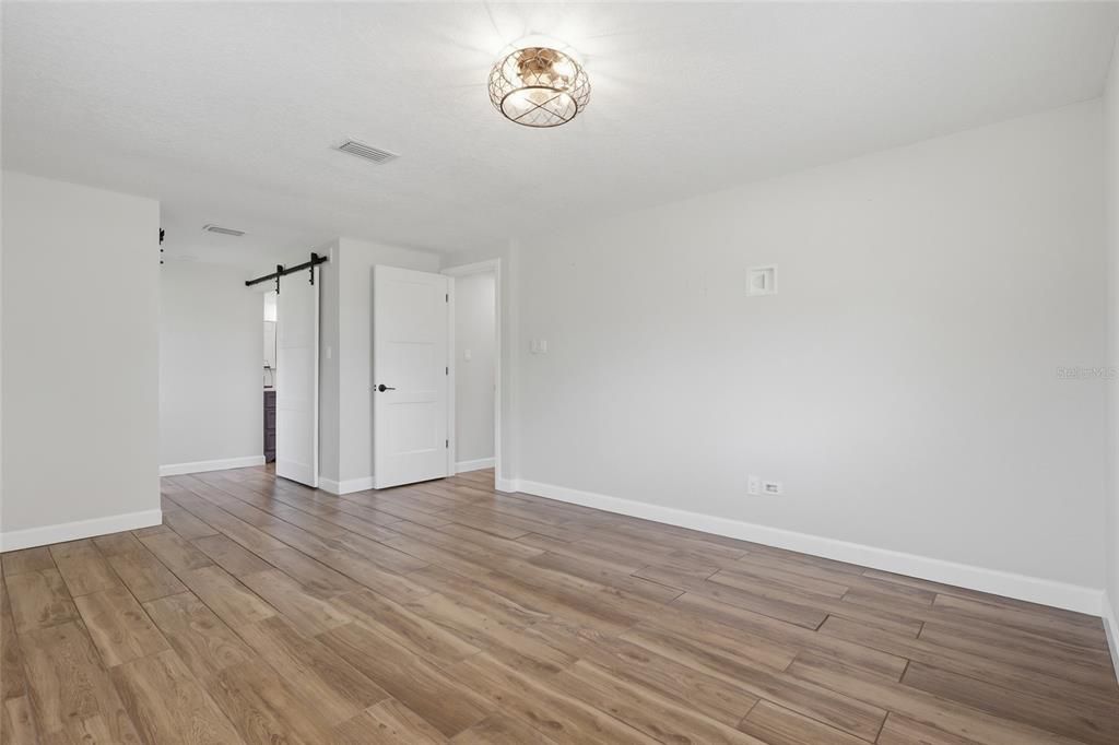 For Sale: $459,900 (2 beds, 2 baths, 1196 Square Feet)