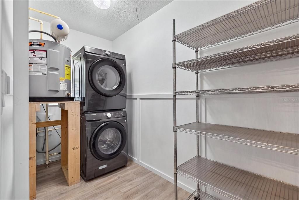 For Sale: $559,900 (2 beds, 2 baths, 1350 Square Feet)