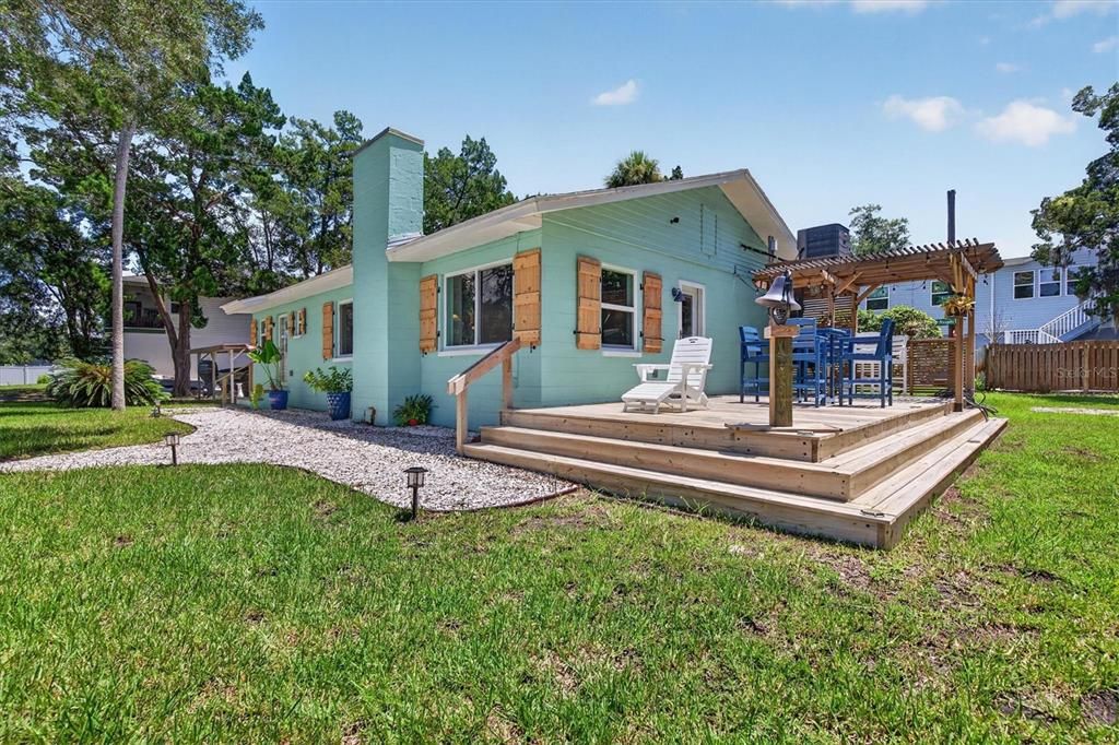 For Sale: $559,900 (2 beds, 2 baths, 1350 Square Feet)