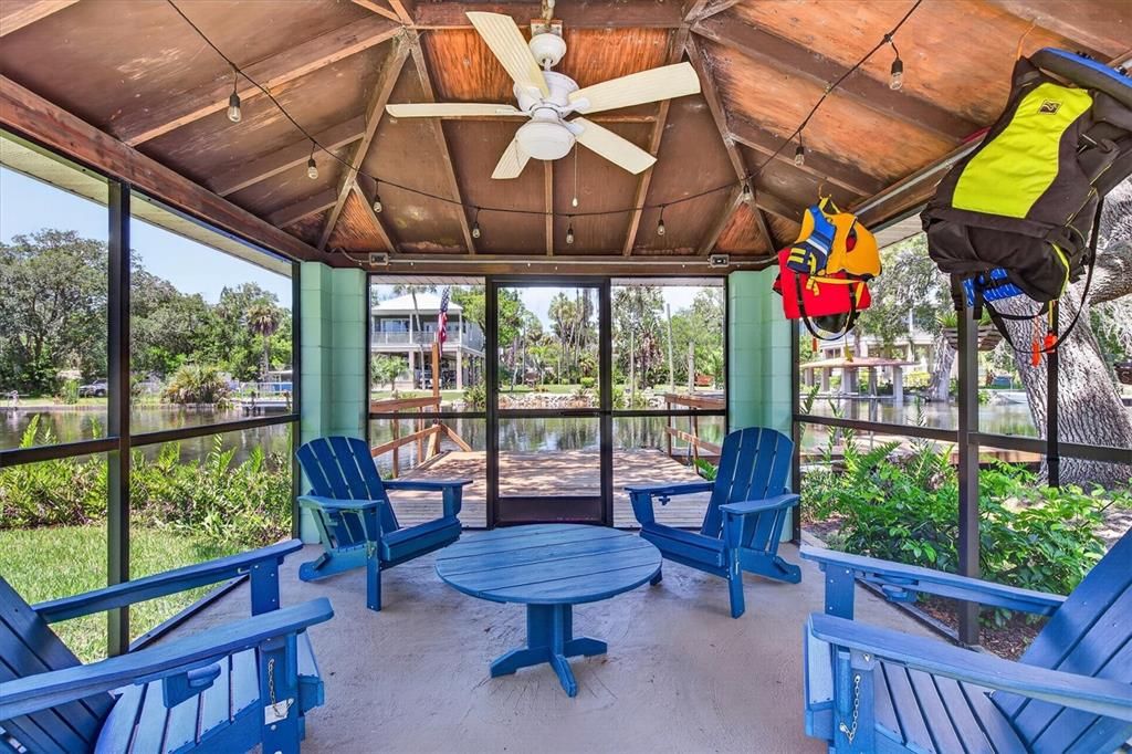 For Sale: $559,900 (2 beds, 2 baths, 1350 Square Feet)