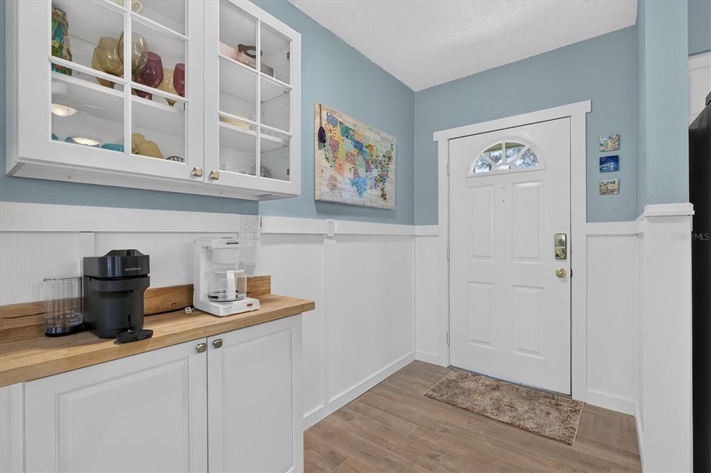 For Sale: $559,900 (2 beds, 2 baths, 1350 Square Feet)