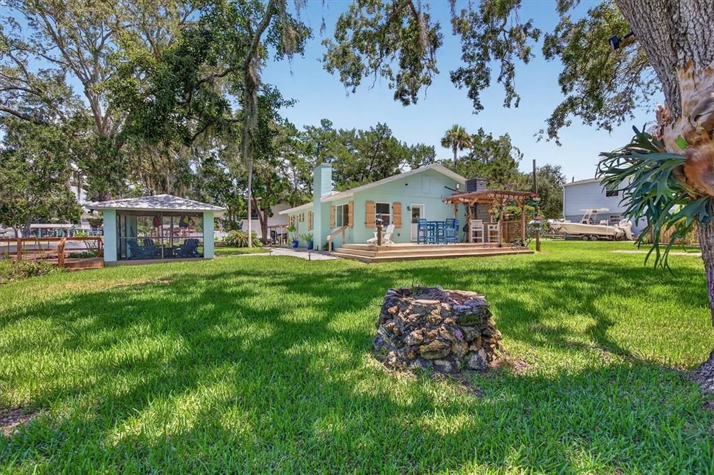 For Sale: $559,900 (2 beds, 2 baths, 1350 Square Feet)