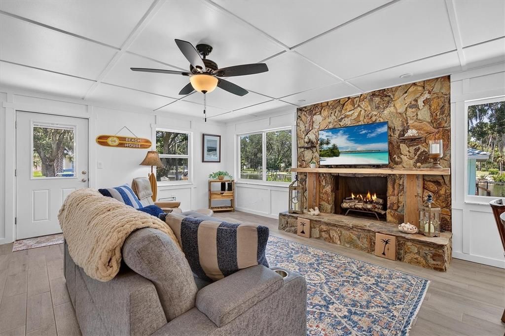 For Sale: $559,900 (2 beds, 2 baths, 1350 Square Feet)