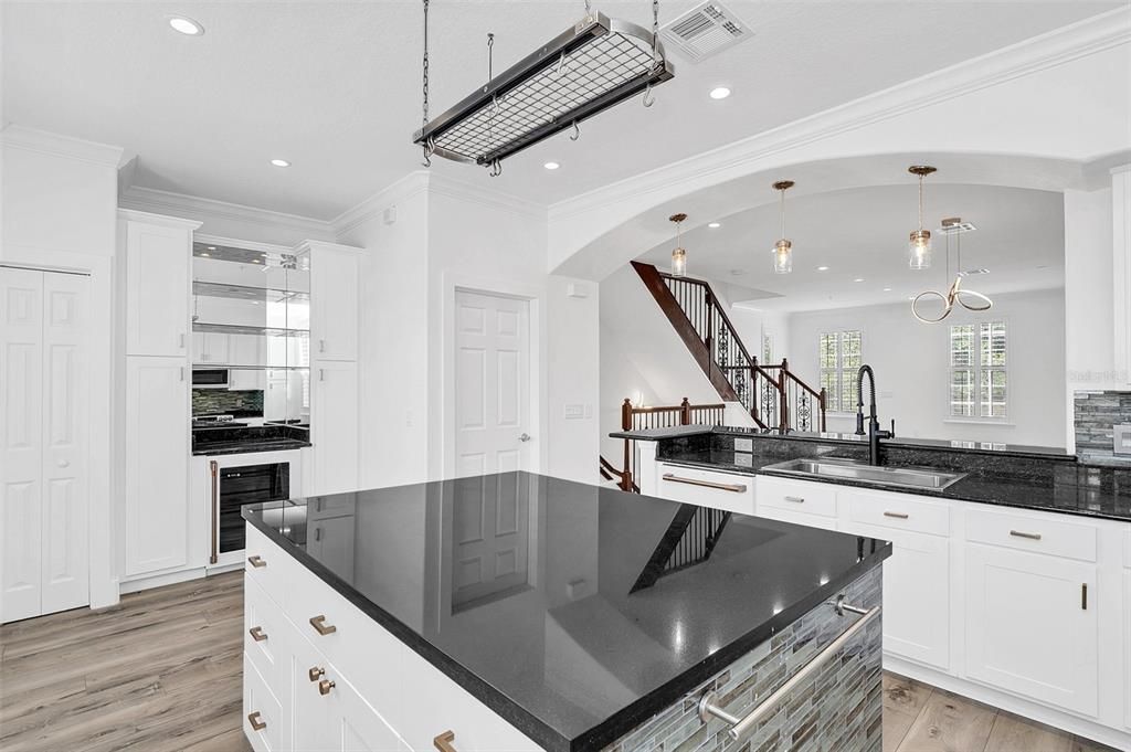 For Rent: $4,950 (3 beds, 3 baths, 1895 Square Feet)
