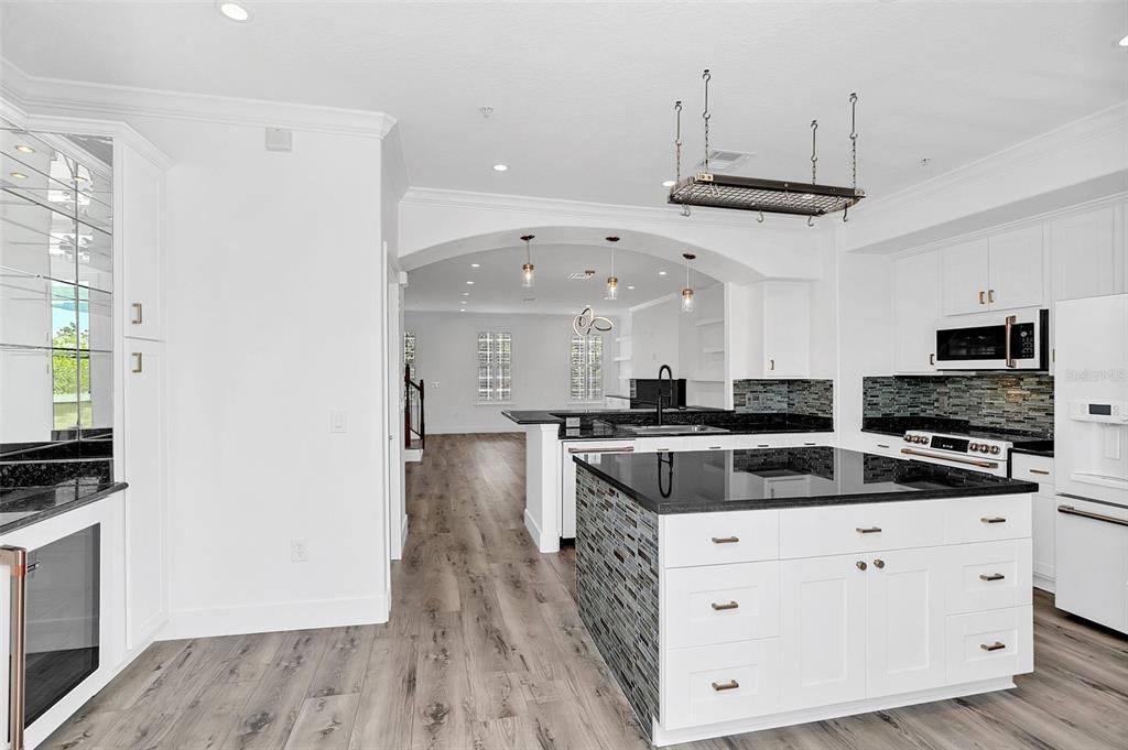 For Rent: $4,950 (3 beds, 3 baths, 1895 Square Feet)