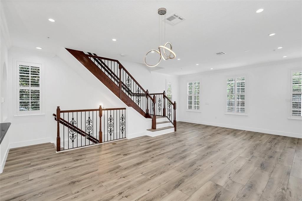 For Rent: $4,950 (3 beds, 3 baths, 1895 Square Feet)