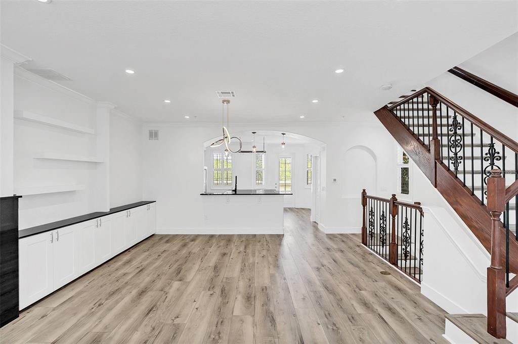 For Rent: $4,950 (3 beds, 3 baths, 1895 Square Feet)