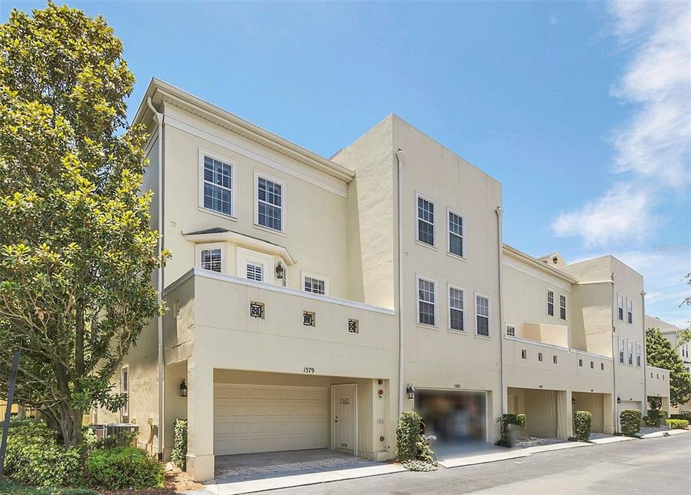 For Rent: $4,950 (3 beds, 3 baths, 1895 Square Feet)