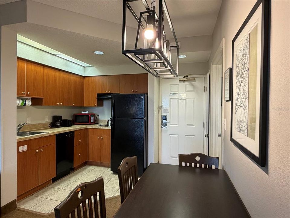 For Sale: $129,000 (1 beds, 1 baths, 542 Square Feet)