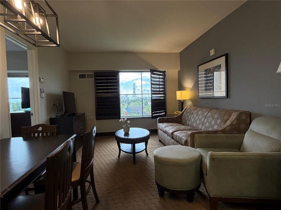 For Sale: $129,000 (1 beds, 1 baths, 542 Square Feet)