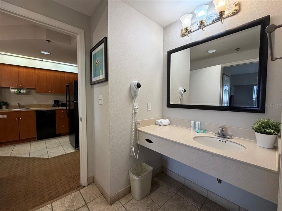 For Sale: $129,000 (1 beds, 1 baths, 542 Square Feet)