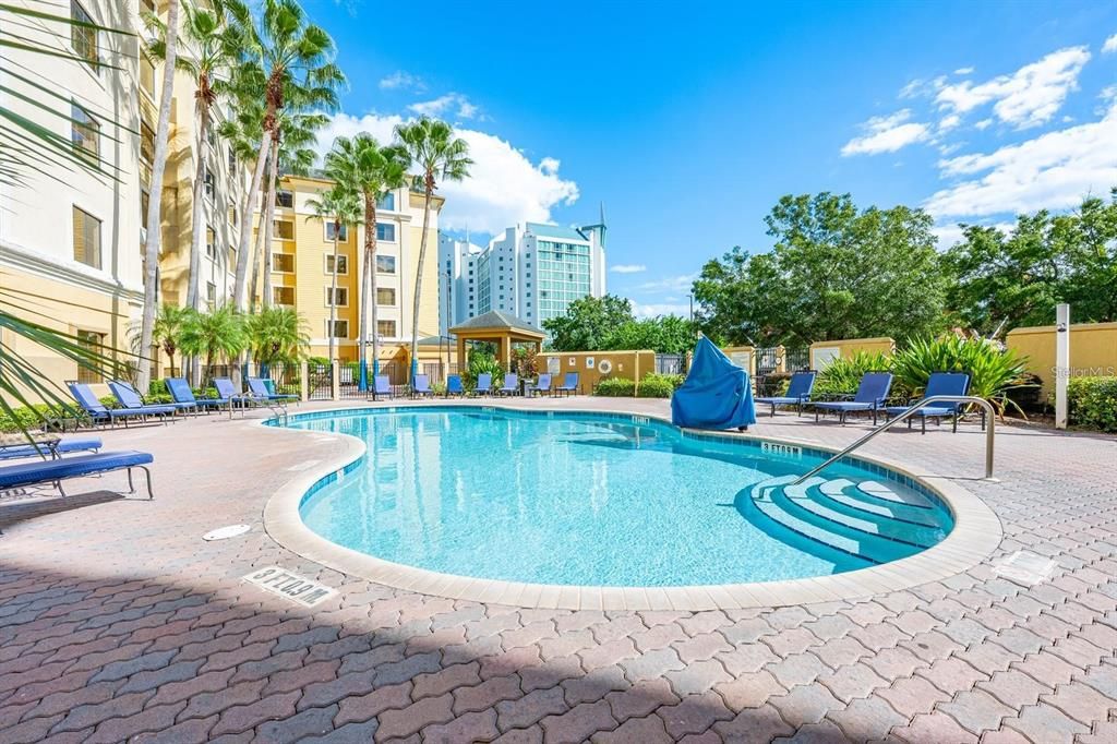 For Sale: $129,000 (1 beds, 1 baths, 542 Square Feet)
