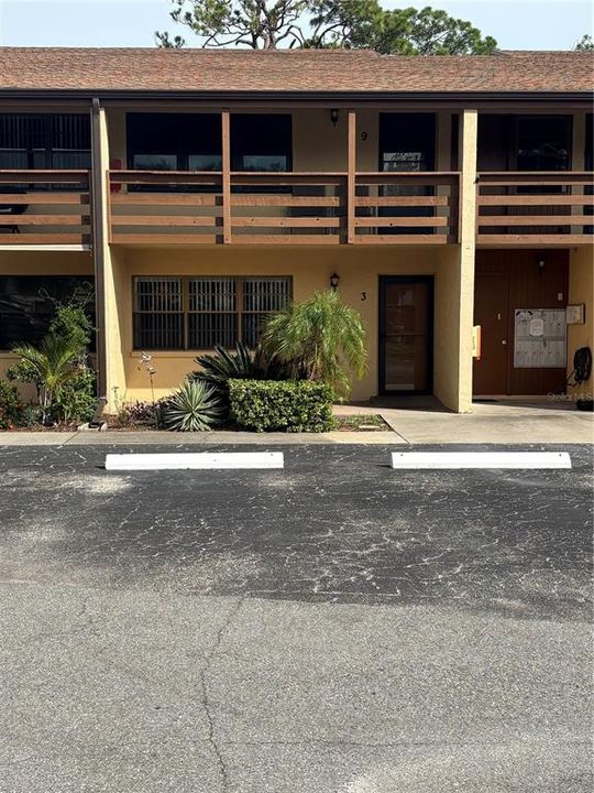 For Sale: $85,000 (1 beds, 1 baths, 647 Square Feet)