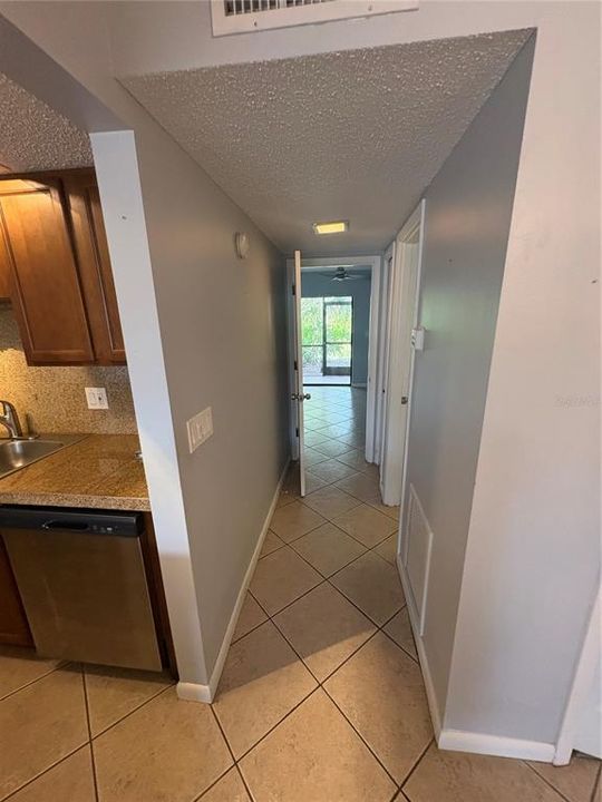 For Sale: $85,000 (1 beds, 1 baths, 647 Square Feet)