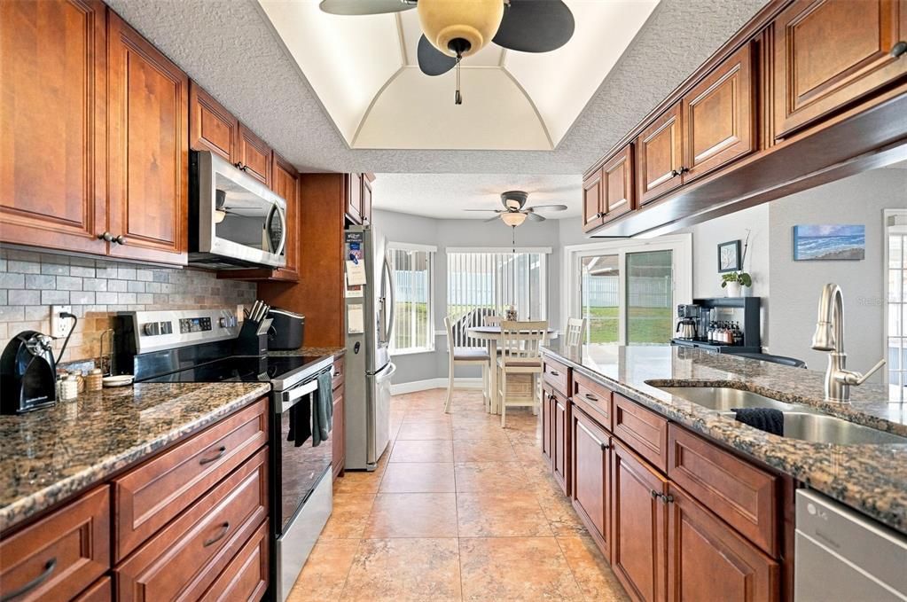 En Venta: $335,000 (2 camas, 2 baños, 1612 Pies cuadrados)