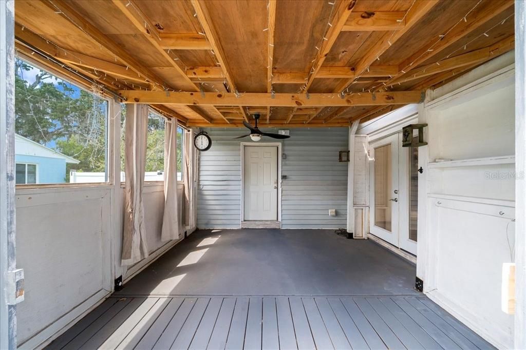For Sale: $239,900 (4 beds, 2 baths, 1399 Square Feet)