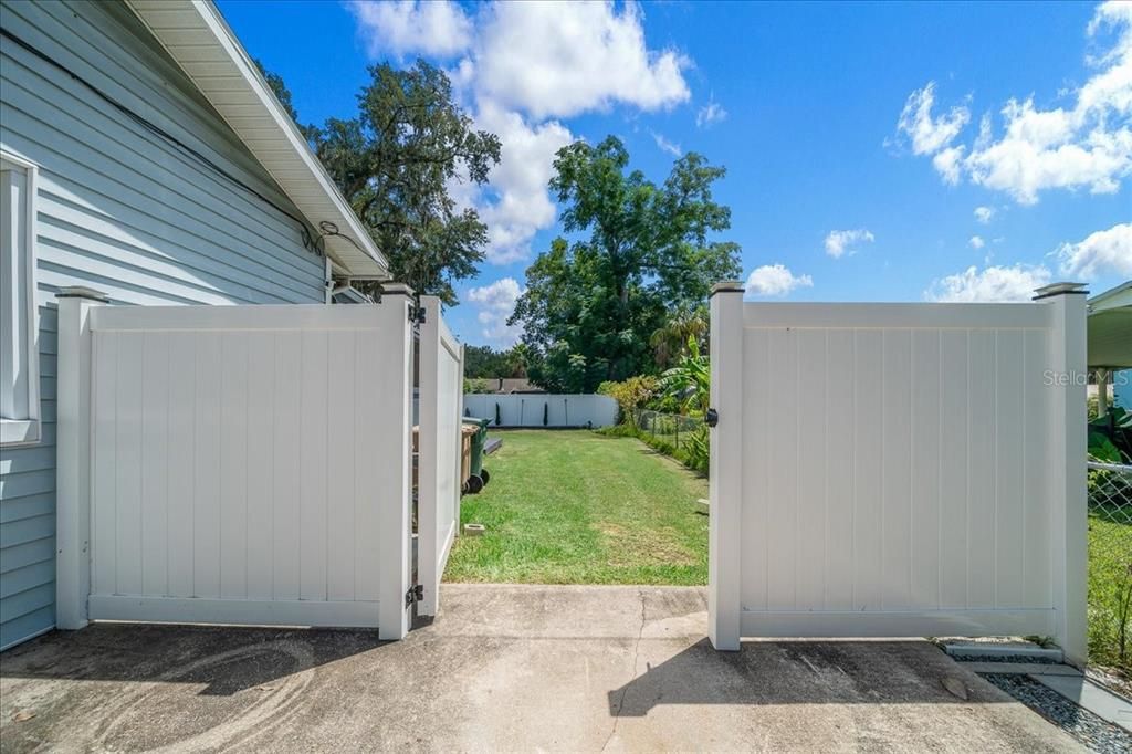 For Sale: $239,900 (4 beds, 2 baths, 1399 Square Feet)