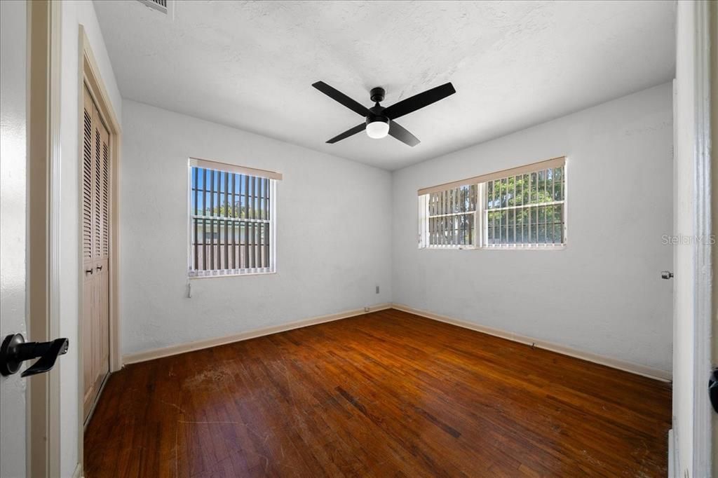 For Sale: $239,900 (4 beds, 2 baths, 1399 Square Feet)