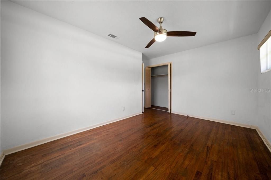For Sale: $239,900 (4 beds, 2 baths, 1399 Square Feet)
