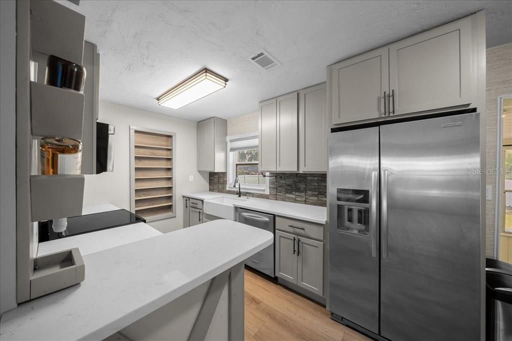 For Sale: $239,900 (4 beds, 2 baths, 1399 Square Feet)