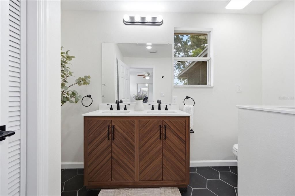 En Venta: $399,999 (3 camas, 2 baños, 1218 Pies cuadrados)