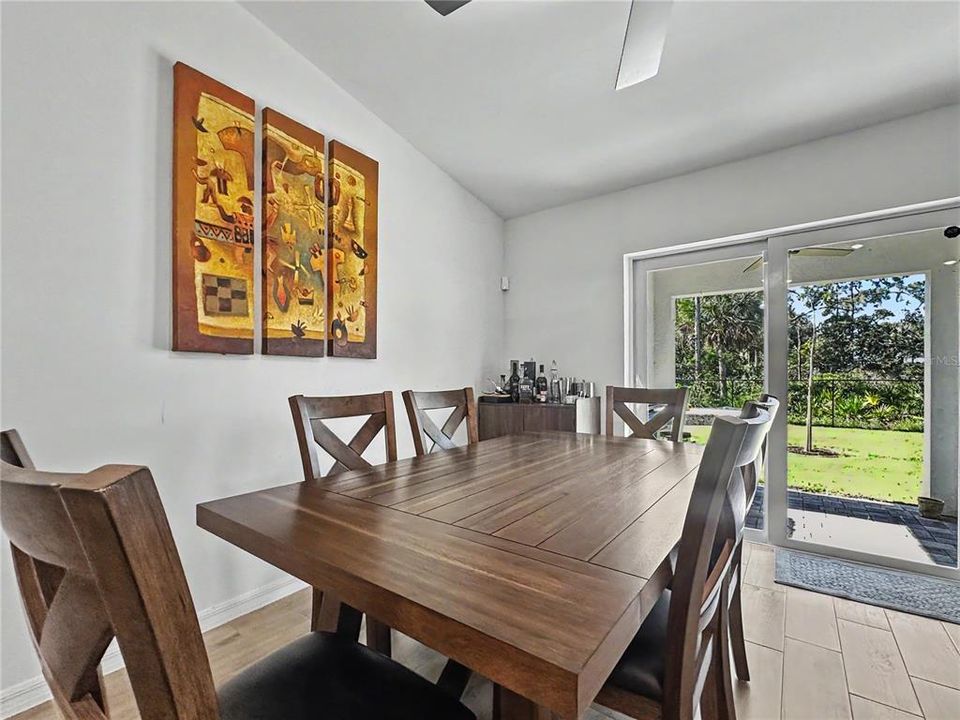For Rent: $3,000 (3 beds, 2 baths, 1240 Square Feet)