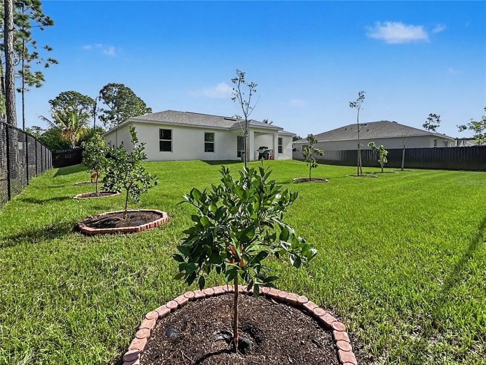 For Rent: $3,000 (3 beds, 2 baths, 1240 Square Feet)