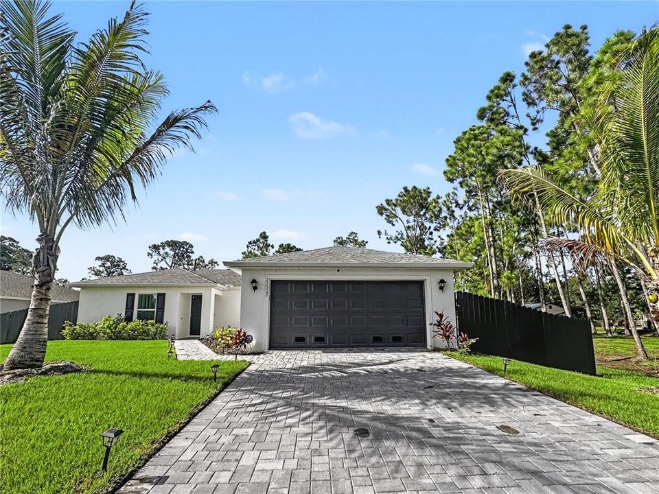 For Rent: $3,000 (3 beds, 2 baths, 1240 Square Feet)