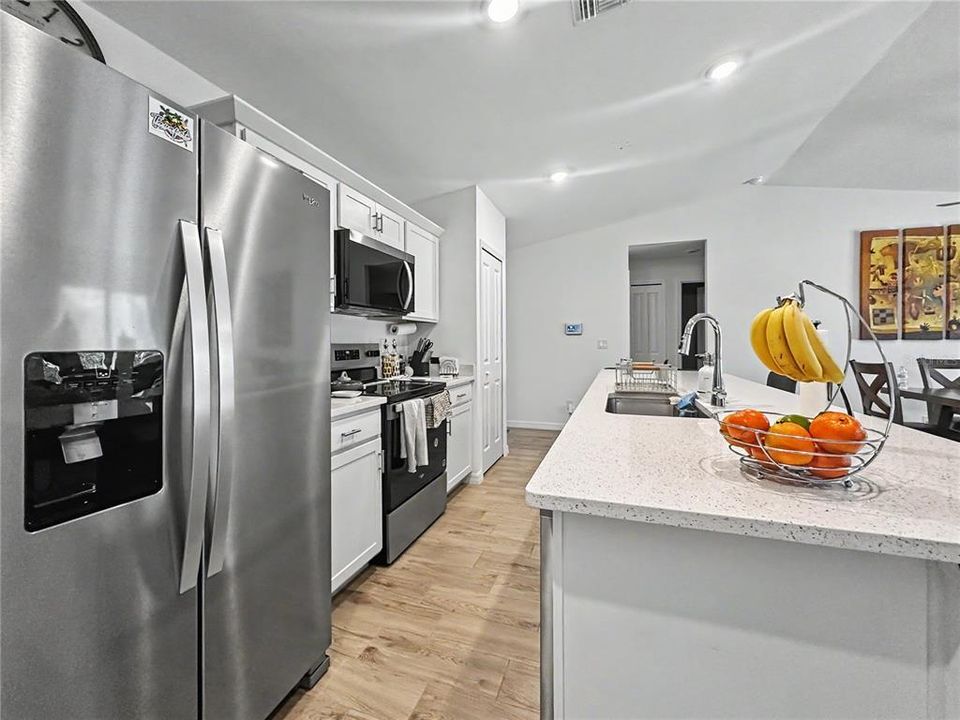 For Rent: $3,000 (3 beds, 2 baths, 1240 Square Feet)