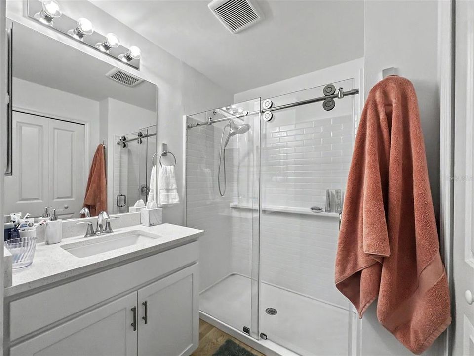 For Rent: $3,000 (3 beds, 2 baths, 1240 Square Feet)