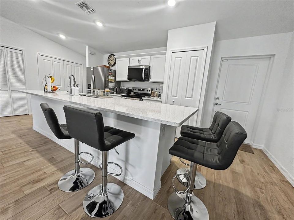 For Rent: $3,000 (3 beds, 2 baths, 1240 Square Feet)