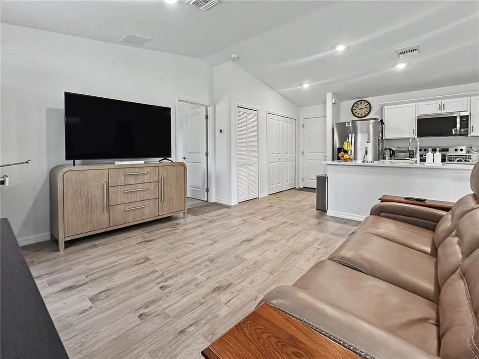 For Rent: $3,000 (3 beds, 2 baths, 1240 Square Feet)