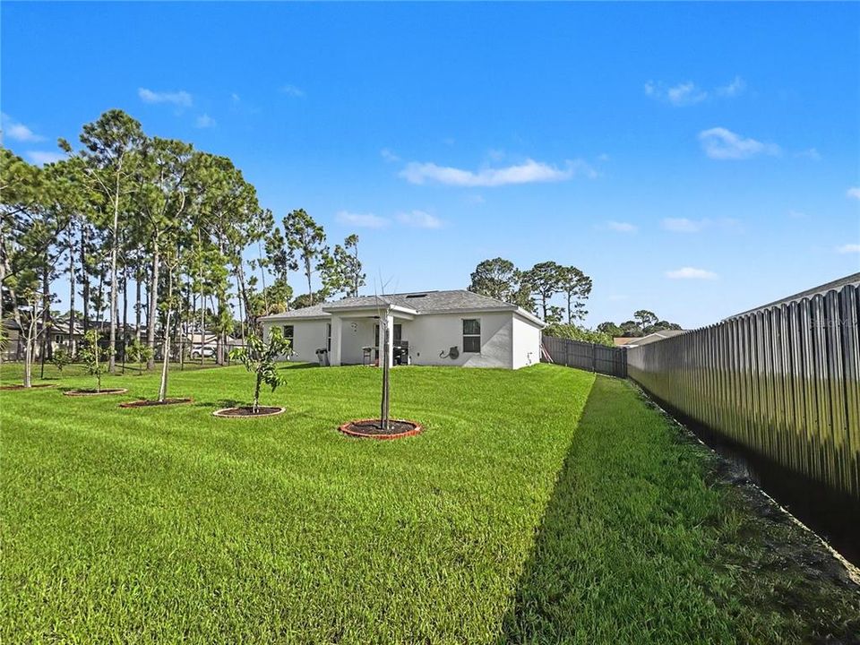 For Rent: $3,000 (3 beds, 2 baths, 1240 Square Feet)
