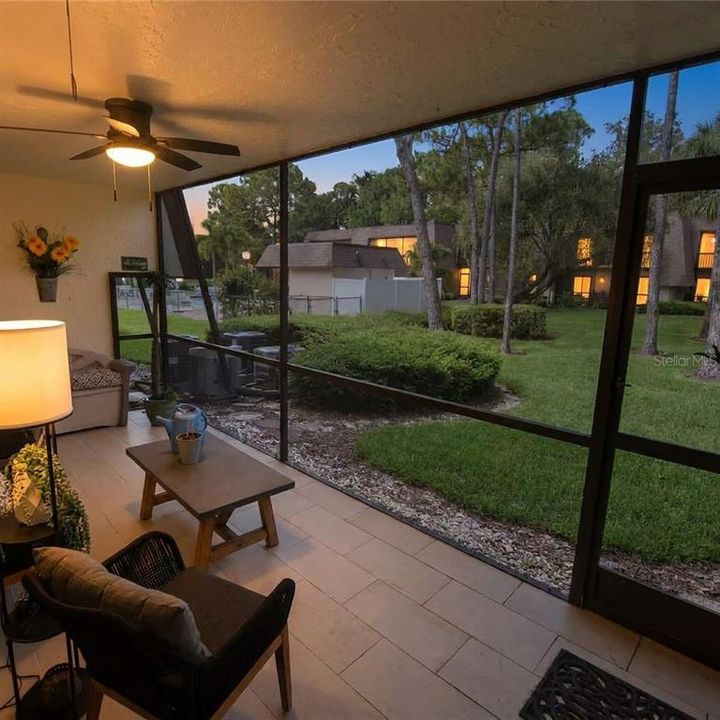 For Sale: $189,000 (2 beds, 2 baths, 967 Square Feet)