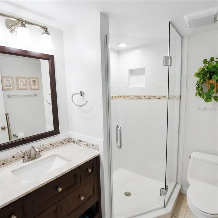 For Sale: $189,000 (2 beds, 2 baths, 967 Square Feet)
