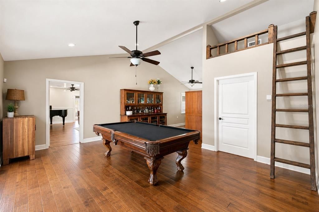 For Sale: $1,395,000 (5 beds, 4 baths, 4088 Square Feet)