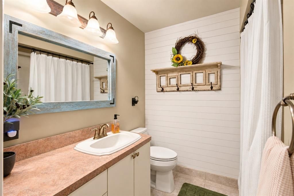 For Sale: $1,395,000 (5 beds, 4 baths, 4088 Square Feet)