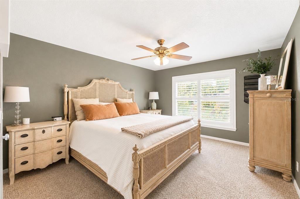 For Sale: $1,395,000 (5 beds, 4 baths, 4088 Square Feet)