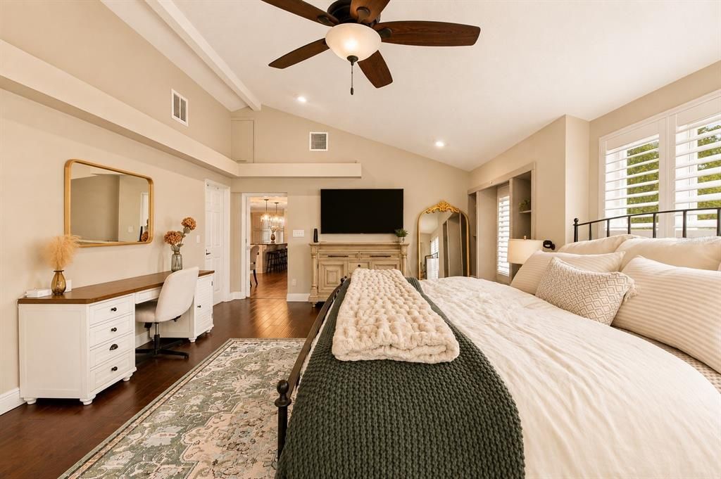 For Sale: $1,395,000 (5 beds, 4 baths, 4088 Square Feet)