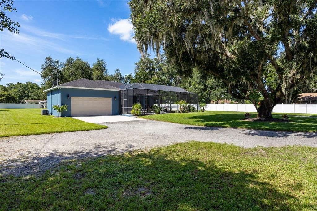 For Sale: $739,000 (3 beds, 3 baths, 2209 Square Feet)